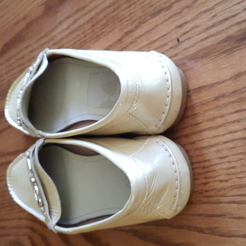 Coach Cream Leather Loafers - Picture 2 of 5